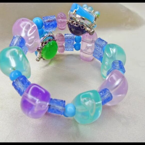 Retro Gummy Wrap Bangle Bracelet Made with Vintage Lucite -One of a Kind - Picture 7 of 12